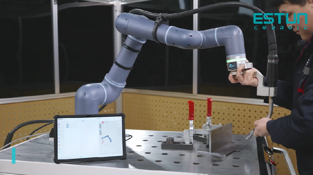 ESTUN Schweißlösungen: Steigerung der Präzision, Effizienz und Flexibilität in der Schweißautomatisierung