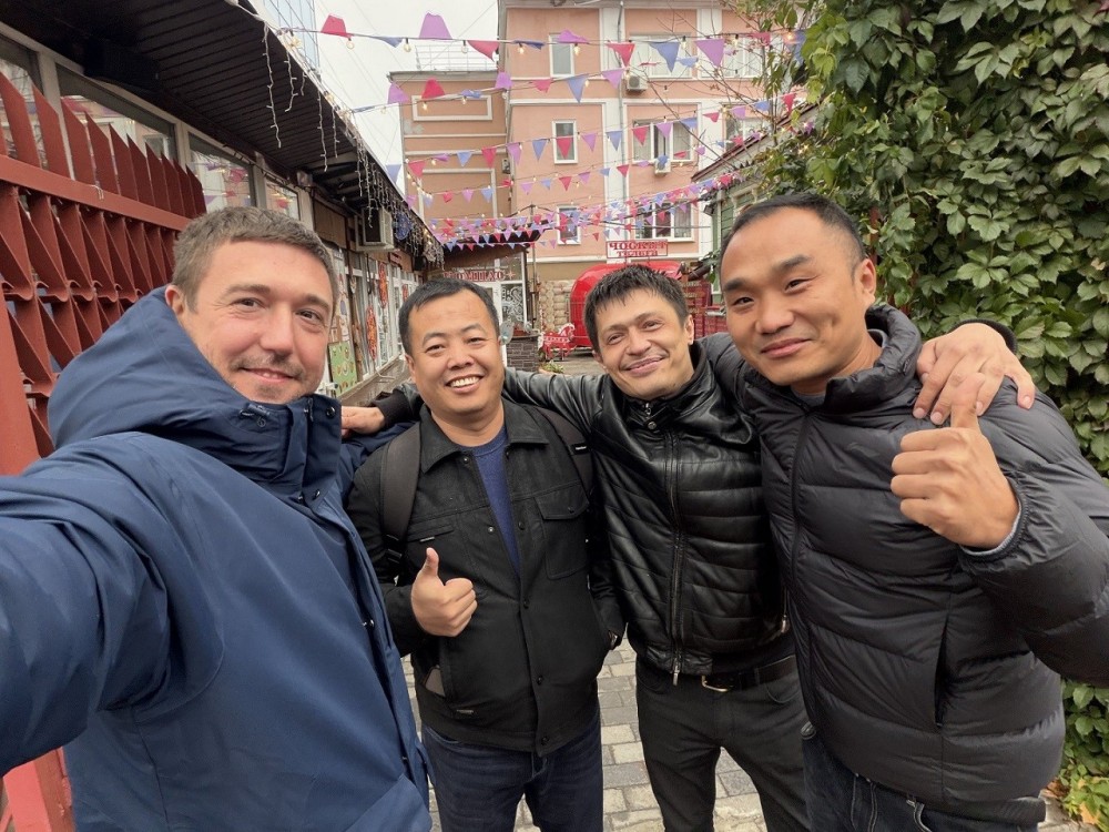Aufbau einer konformen und zuverlässigen Lieferbrücke nach Russland: Zhongping Technology trifft lokale Partner vor Ort